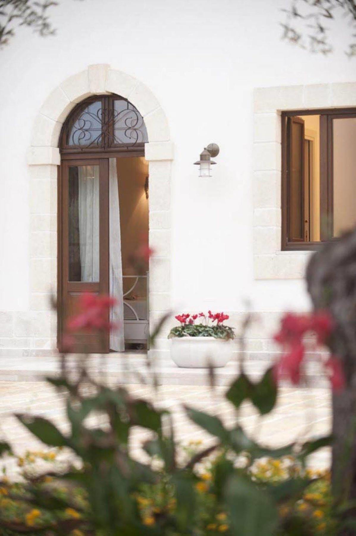Donna Lucrezia Guest House Pezze Di Greco Exterior photo